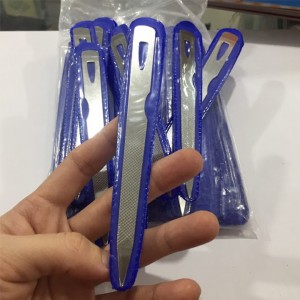 dũa móng tay sắt